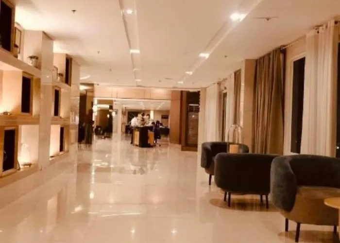 Maggie Escape Mall Of Aparthotel *